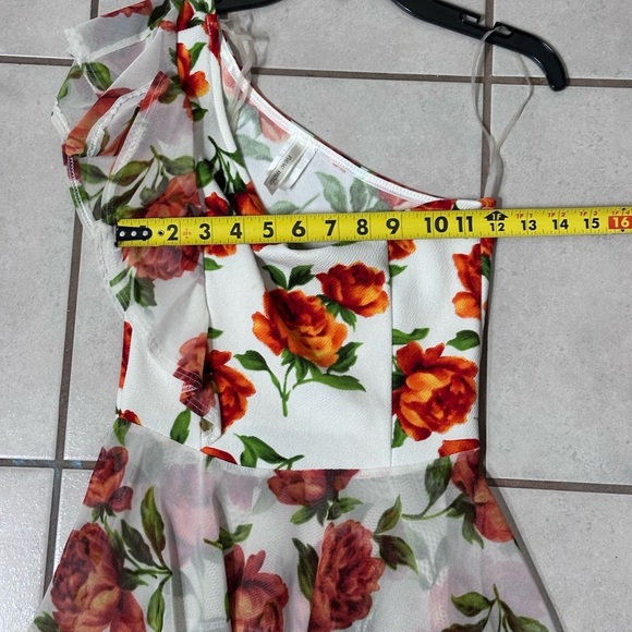 New Mode Women White One shoulder Floral Top size S‎ - Picture 7 of 7